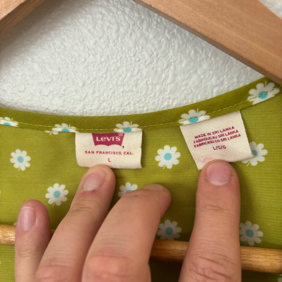 Levi’s green and white blouse - Picture 3 of 5